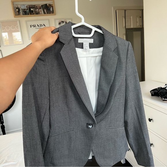 Blazer and Pants matching set. H&M size 4. Grey, worn once perfect condition! - Picture 3 of 8